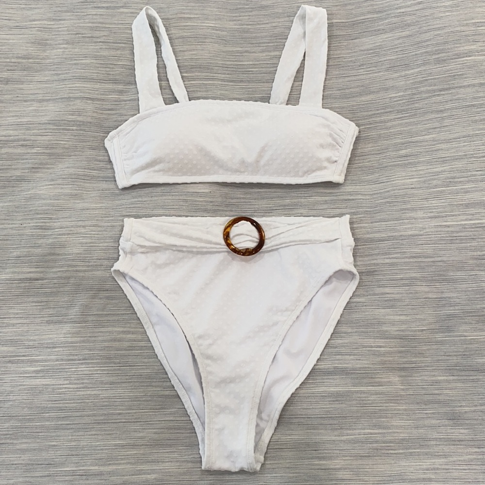 🥥 White Bikini - Picture 2 of 6